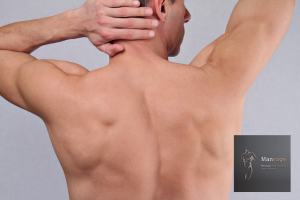 Waarom massage voor mannen anders is (en waarom dat belangrijk is) Je ziet de schouders van een man en de spieren - Massage voor mannen